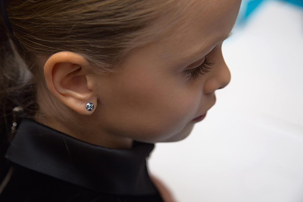 przekłuwanie uszu u dzieci